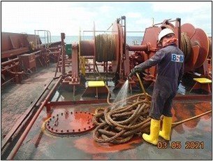 Washing mooring ropes